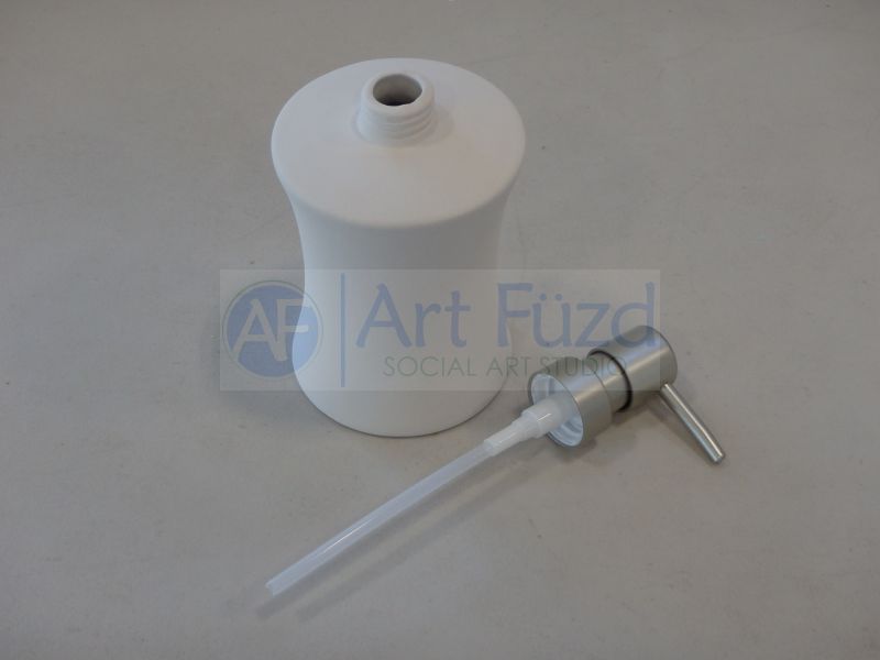 Dispensador de jabón clásico con forma de reloj de arena, incluye bomba ~ 3,5 pulgadas de diámetro x 7,75 pulgadas de alto