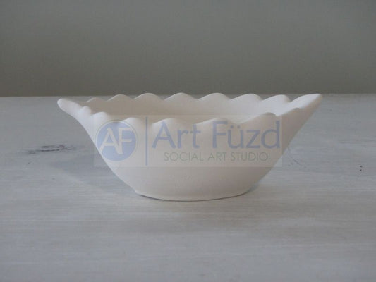 Kleine Blattsaucenschale ~ 4 x 2,5 x 1,5