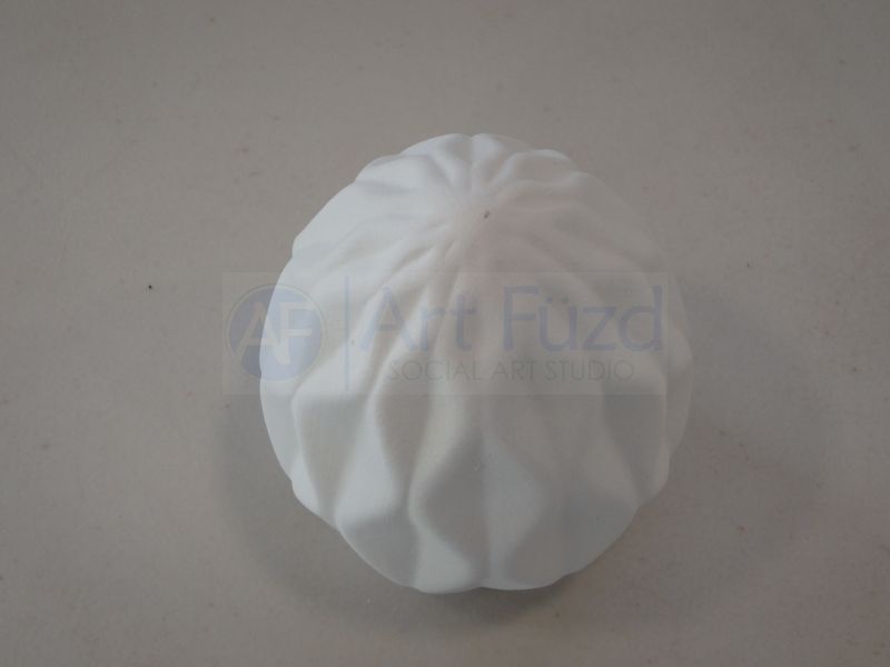 Figura de huevo facetada de facetas profundas ~ 3 x 3 x 3,5