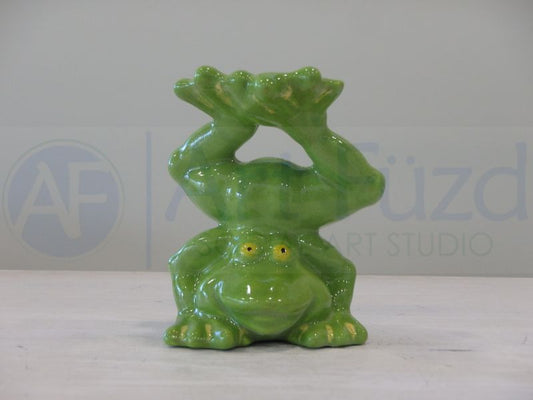 Kleine handstehende Froschfigur ~ 2,75 x 2,5 x 3,5