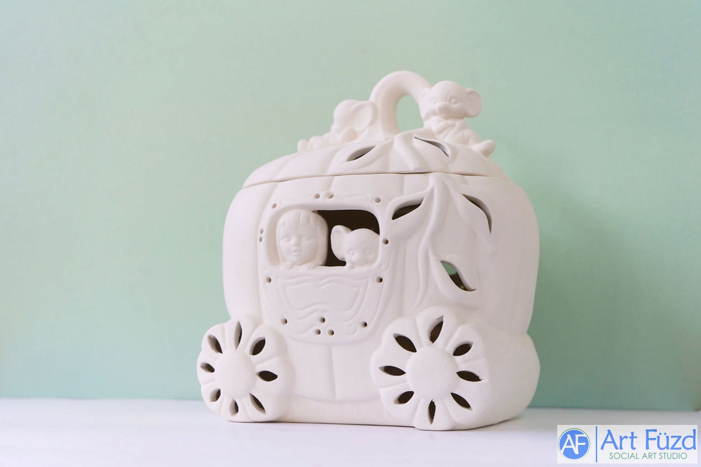 Tarro grande de calabaza con forma de carruaje y tapa con ratones y niña (con recortes) ~ 8 x 6,25 x 8,75