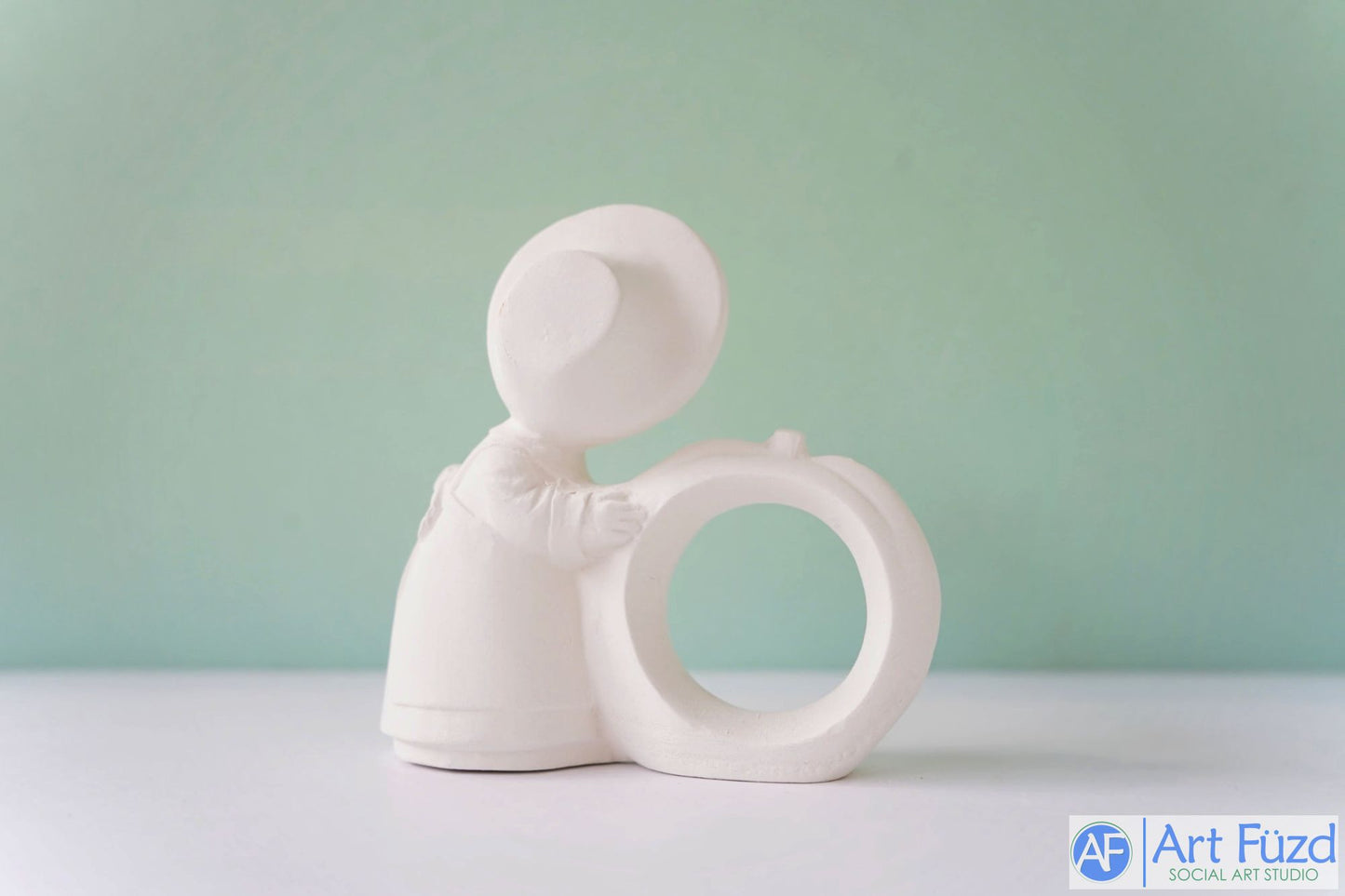 Pilgrim Girl Napkin Holder ~ 3.75 x 1.5 x 3.5