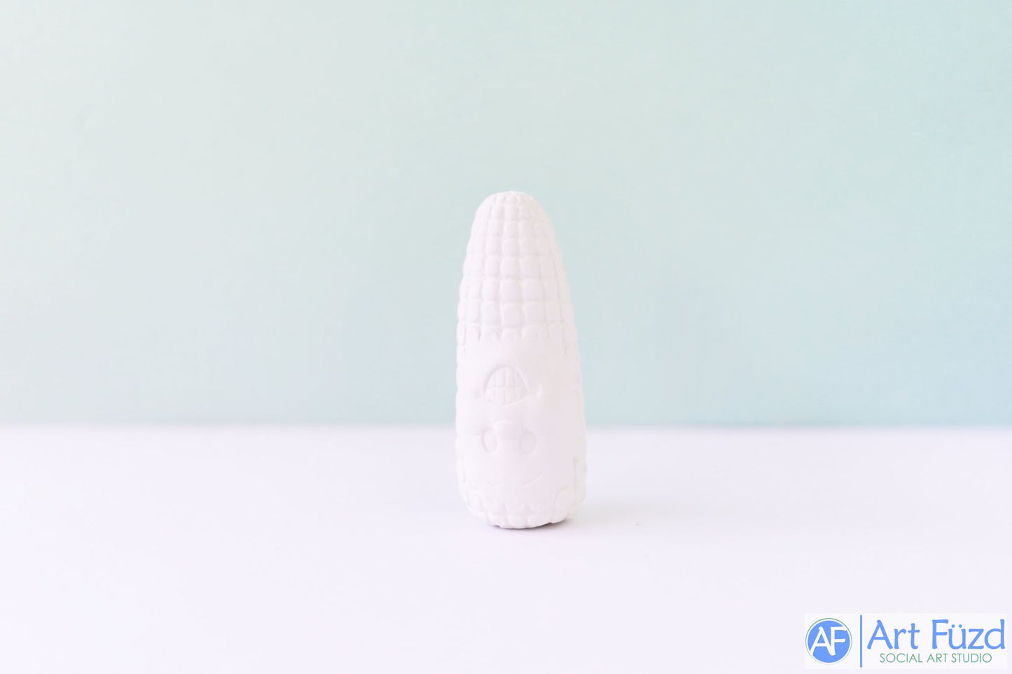 Kleiner stehender Mais mit Gesicht (verschiedene Stile) ~ 1 Zoll Durchmesser x 2,75 Zoll hoch