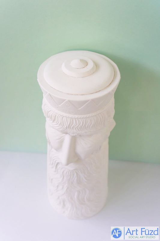 Pedestal extra grande de pieza de ajedrez de tres caras con forma de rey (8 de diámetro x 18 de alto)