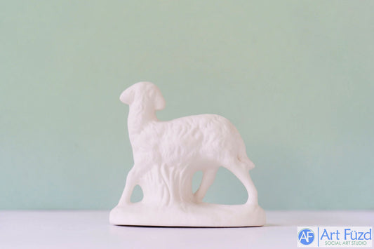 Figura de cabra pequeña ~ 2,75 x 1,5 x 3,25