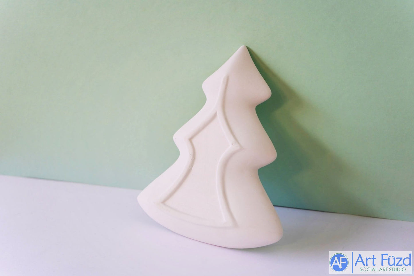 Christmas Tree Dish or Plate ~ 7 x 8.25 x 1.25