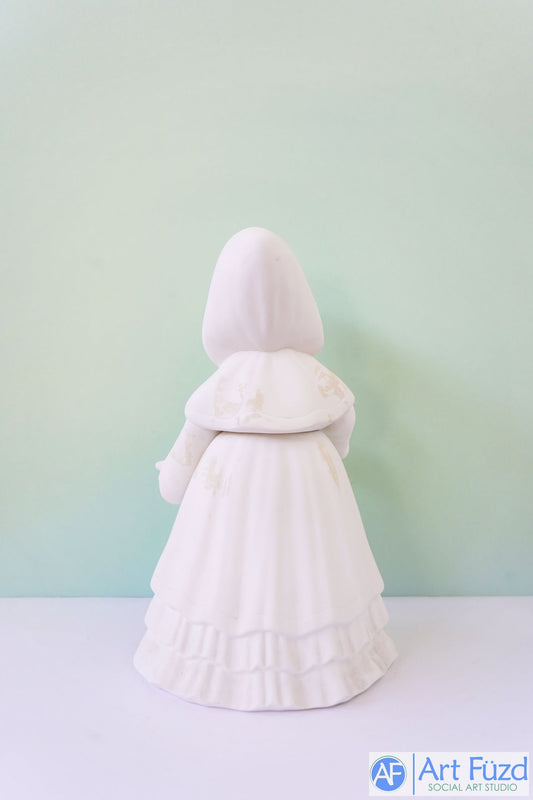 Villancico navideño femenino de gran tamaño con capa y vestido con volantes (2 piezas) ~ 7,5 x 6,75 x 12,5