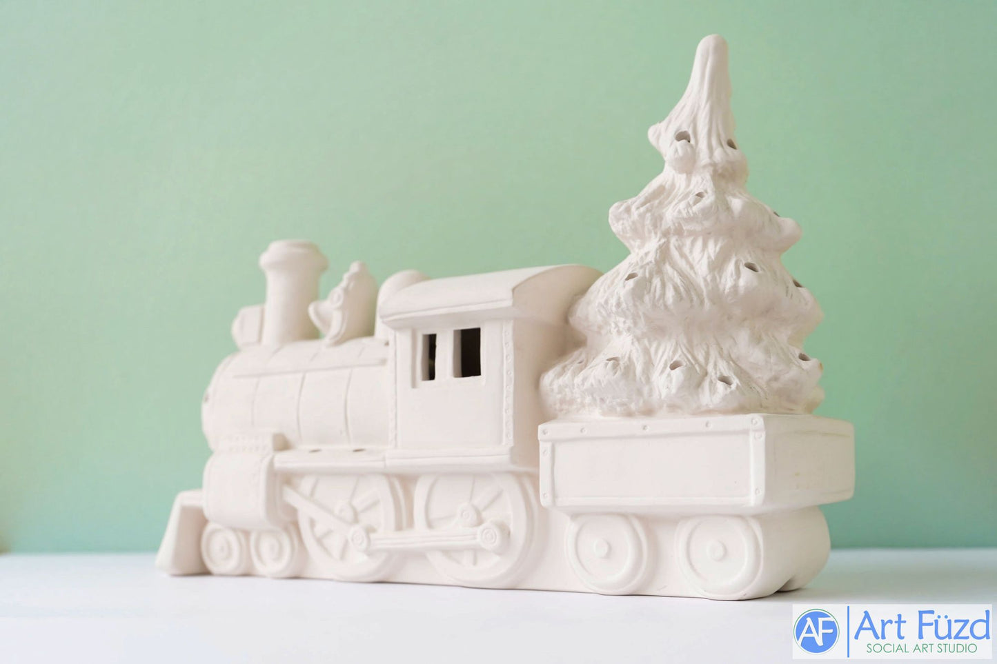 *Weihnachtszug mit leuchtendem Weihnachtsbaum, inklusive Beleuchtungsset ~ 13 x 8,25