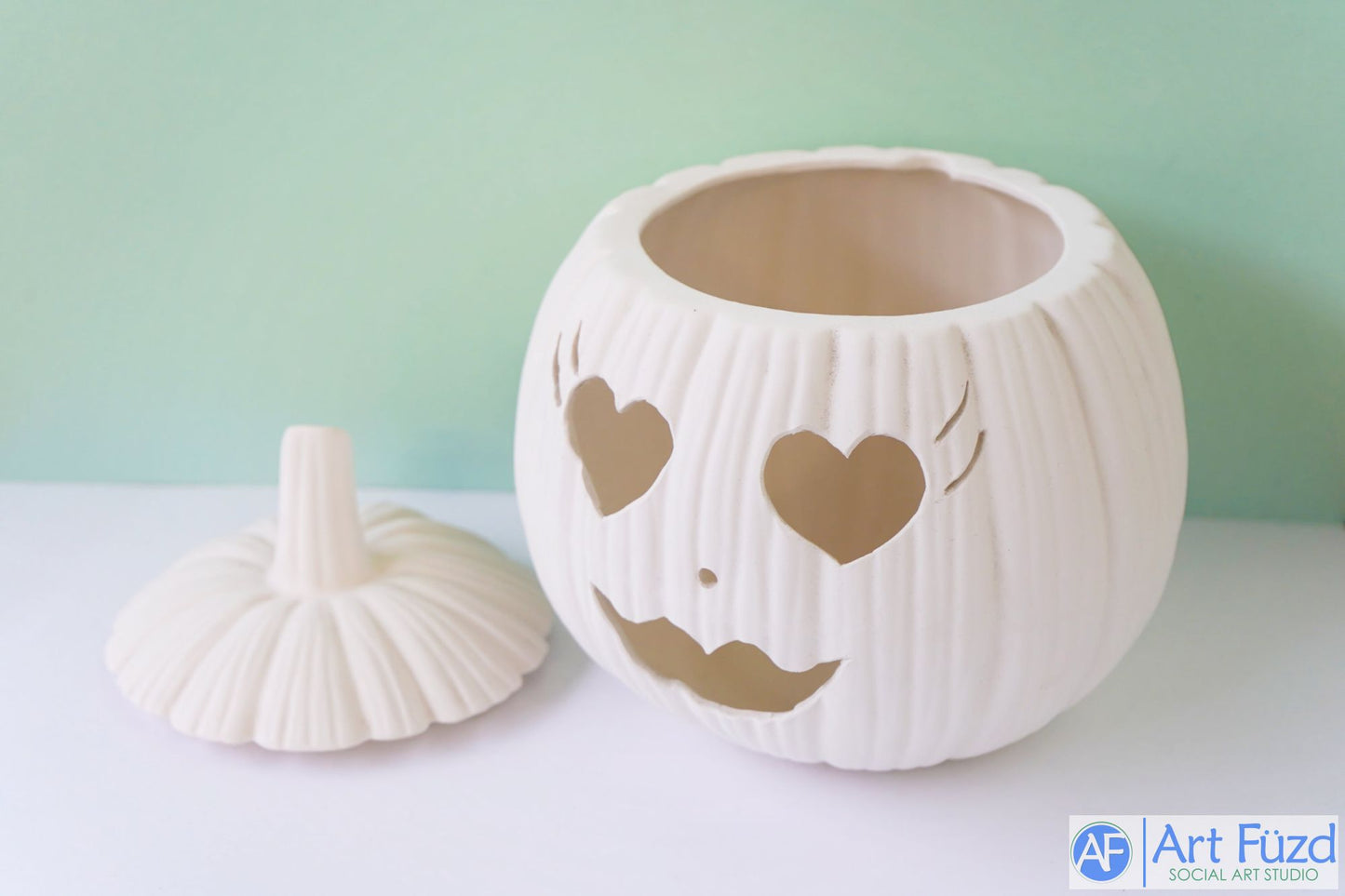 *Gran linterna de calabaza estilo vintage con ojos y pestañas en forma de corazón ~ 8 x 8 x 9,5