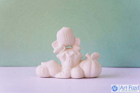 Fantasma de pie o recostado con cuatro calabazas (2 estilos) ~ 4 x 2,25 x 3,75