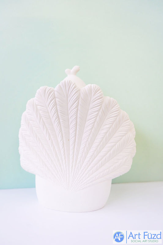 Pavo o pájaro muy grande con ojos grandes ~ 11,75 x 6 x 13,25