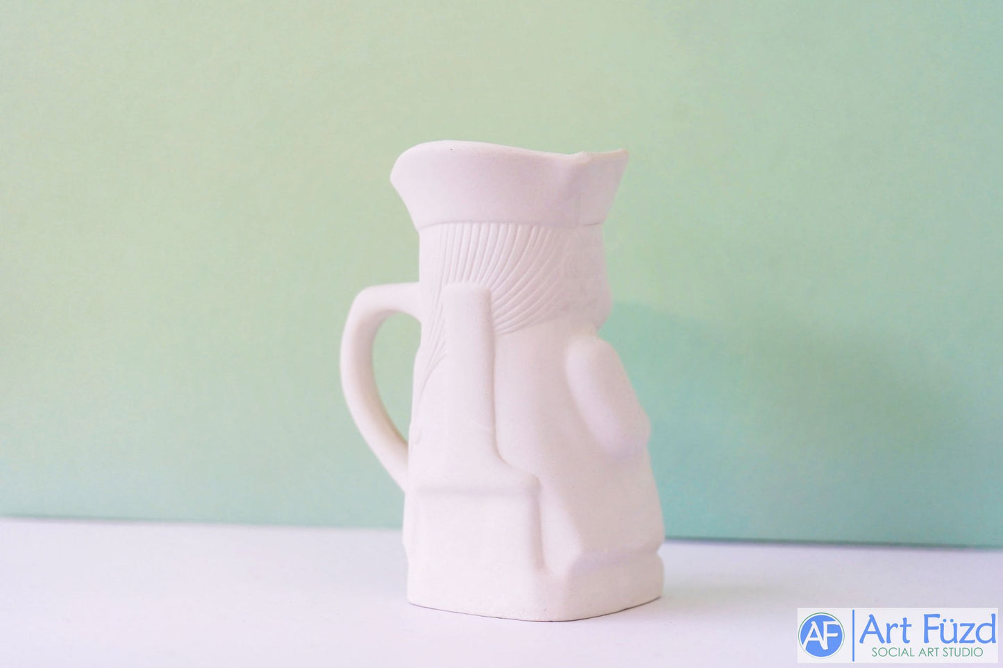 Taza de anciano colonial con sombrero puntiagudo grande ~ 4,25 x 3,5 x 5,5