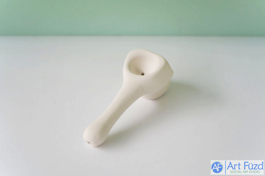 Skull Head Smoking Pipe ~ 5.5 x 2 x 2