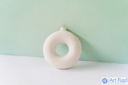 Adorno navideño de donut realista, incluye gancho ~ 3,75 pulgadas de diámetro x 1,25 pulgadas de grosor