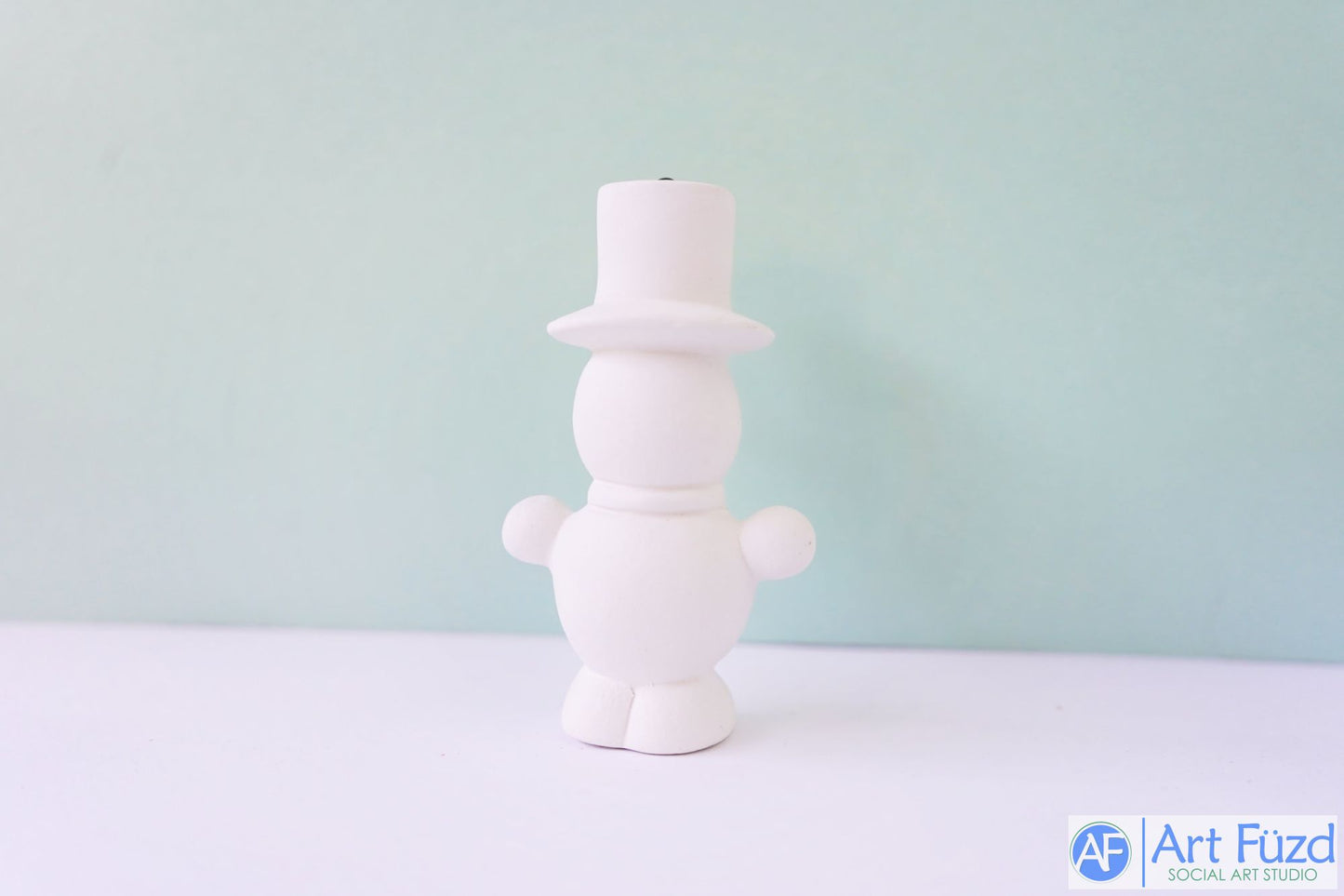 *Kleiner Schneemann mit Zylinder, Weihnachtsornament mit Haken ~ 2,5 x 2 x 4,25
