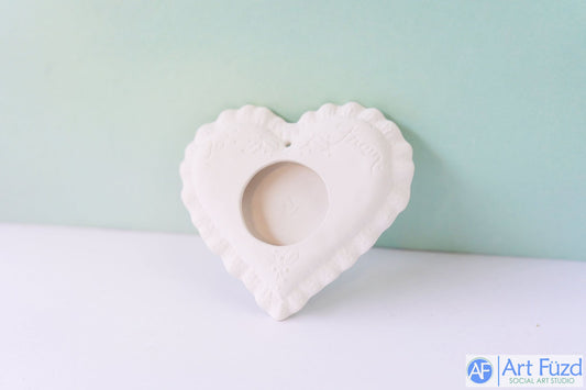 *Flaches verziertes Herzornament "Christmas Is Friends" ~ 4 x 0,5 x 3,75