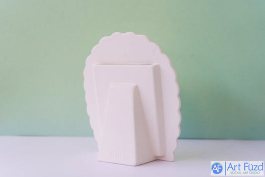 Retro Ruffle Photograph Frame (fits 3.5 x 5 photo), no glass ~ 6.5 x 2.5 x 7.75