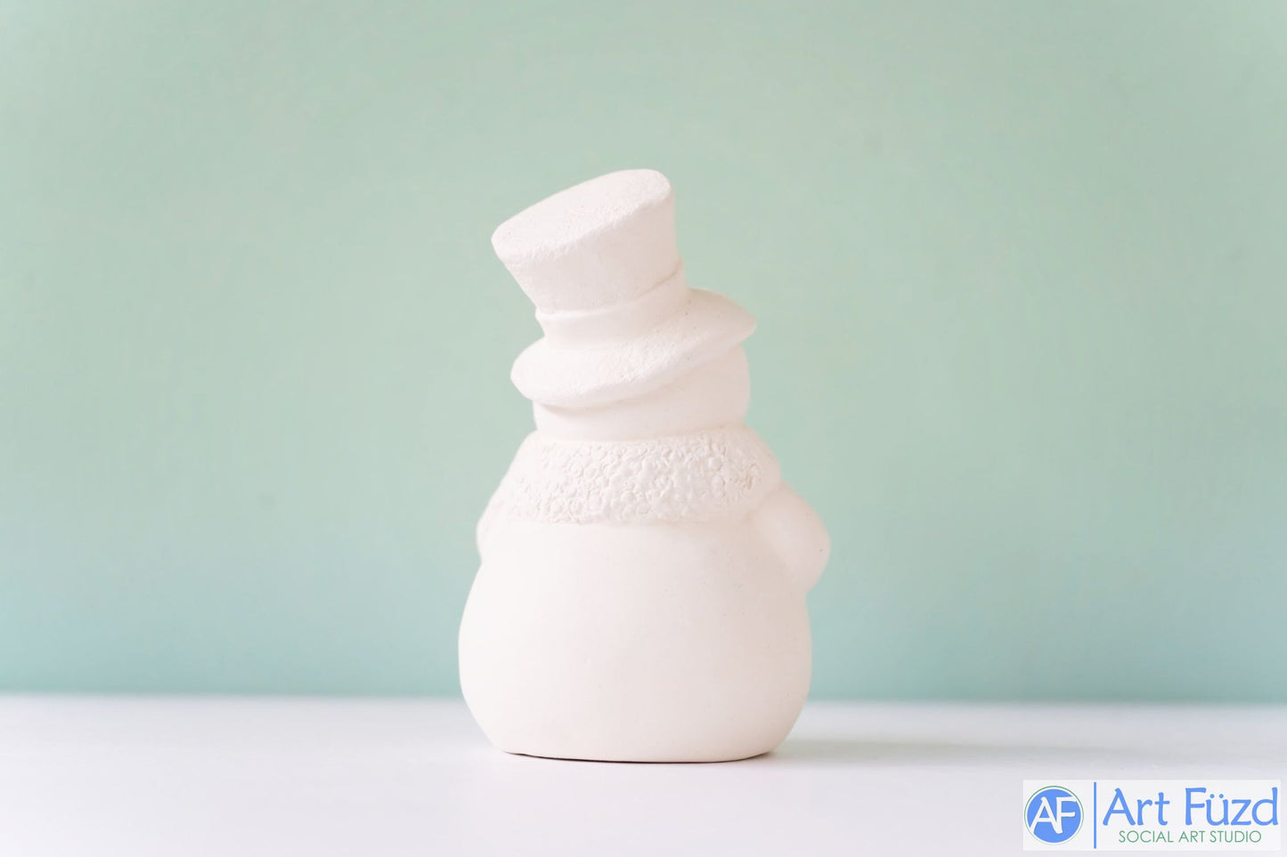 Small Smiley Snowman with Star on Hat and Tummy ~ 3 x 2.5 x 4.25