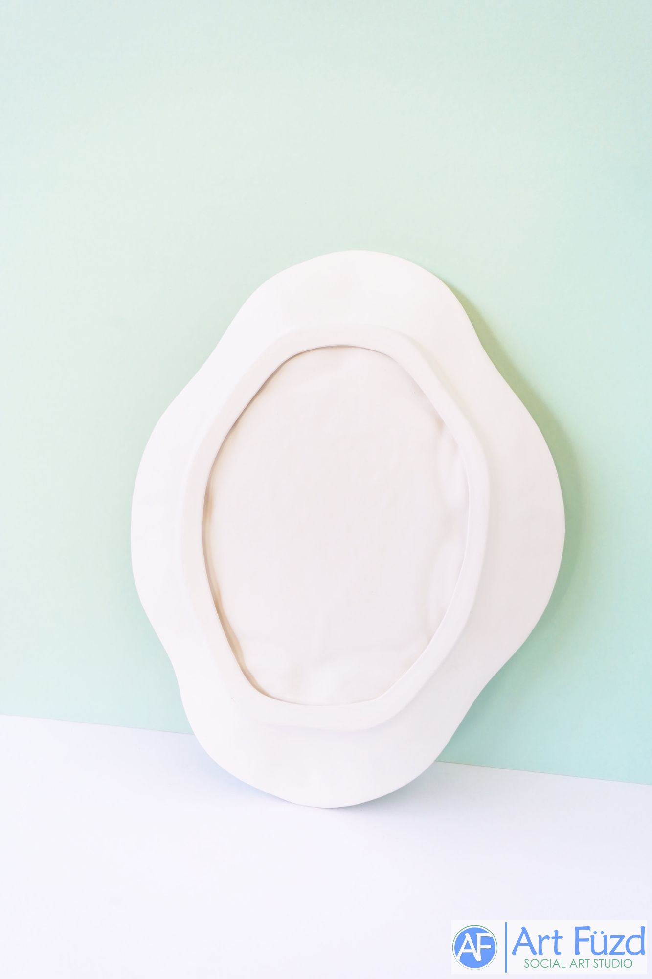 *Large Deco-Style Oval Platter with Seashells ~ 12 x 15.5 x 1.75