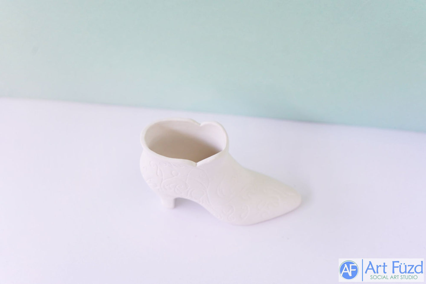 *Fancy Boot mit floraler Prägung ~ 4,75 x 2 x 2,75