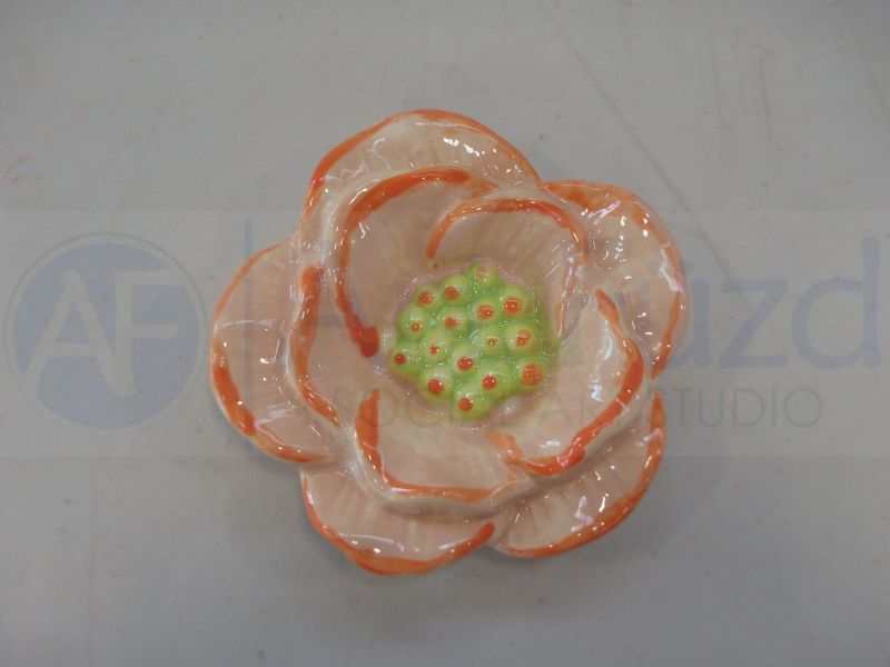 Galleta grande con flores ornamentadas ~ 3 pulgadas de diámetro x 1 pulgada de alto