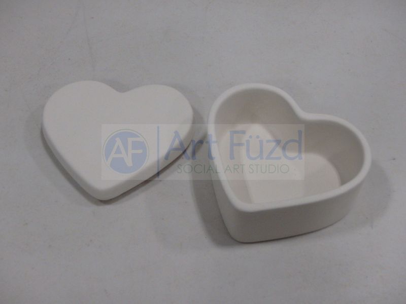 Caja pequeña de corazón con tapa ~ 3,25 x 1,75