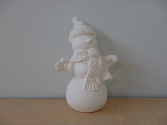 xxx-Pequeño muñeco de nieve delgado con dos botones y bufanda texturizada ~ 3 x 2,25 x 4,5