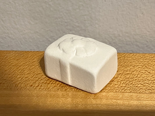 Topper - Small Gift Box with Round Bow ~ 1.25 x 1 x 0.75