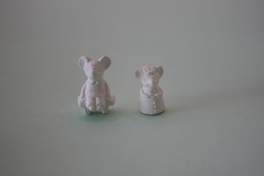 Kleine Jungen- oder Mädchenmaus (verschiedene Stile) ~ ca. 1,25 x 1,25 x 1,5