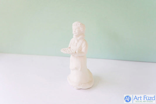 *Kleine Figur „Frau Claus“, stehend und präsentiert Tablett mit Keksen ~ 2,5 x 3,25 x 5