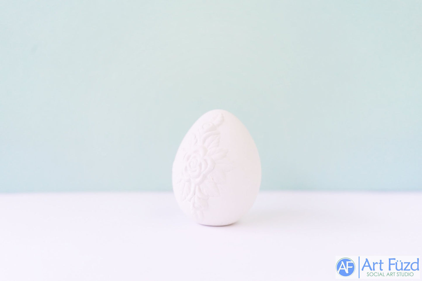 Easter Egg with Detailed Roses (2 Styles) (ONE EGG) ~ 1.75 x 2.25 x 2.25