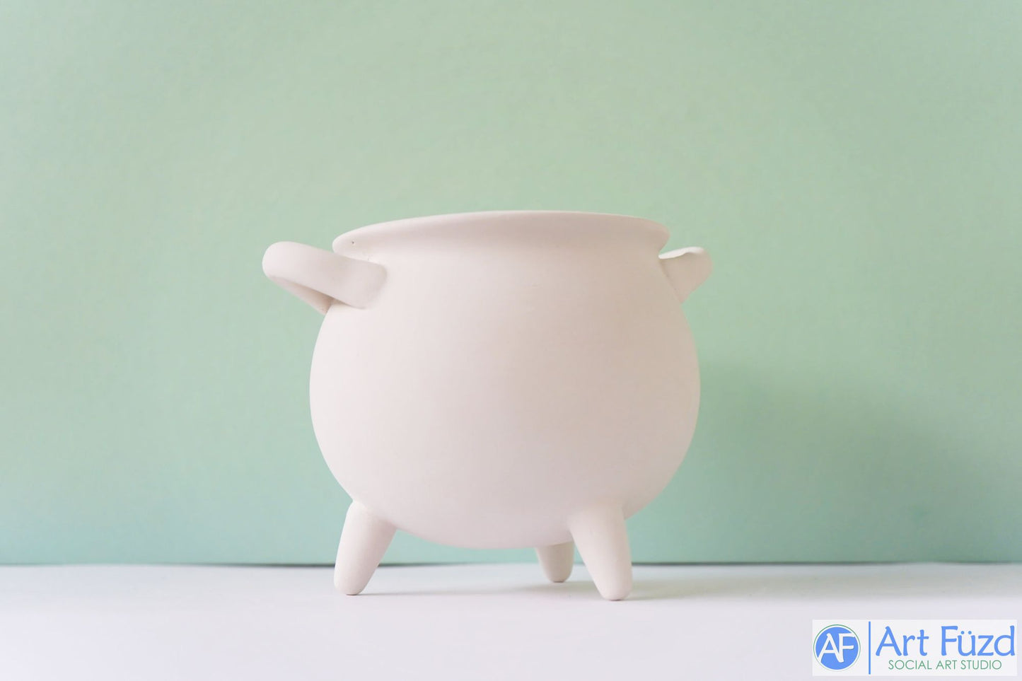 Hocus Pocus Cauldron ~ 4.75 x 6.5 x 5