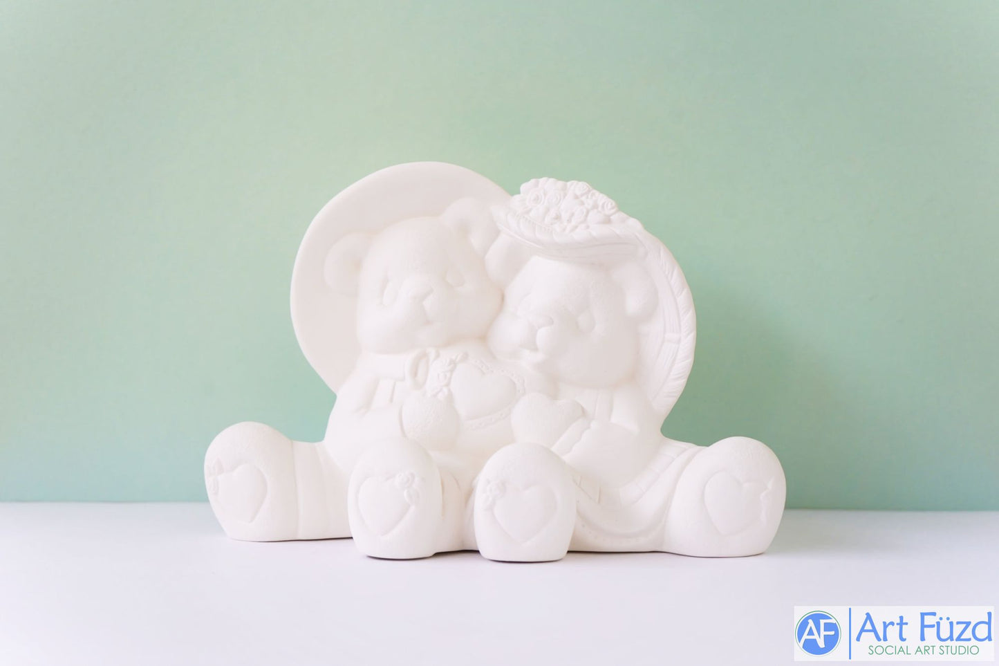 Große Valentinstags-Kuschelbären mit Herzfigur ~ 10 x 4,5 x 6,5