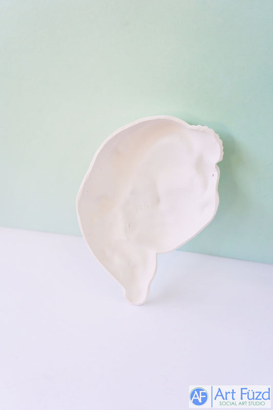 *Frauenmaske mit welligem Haar und Muscheln im Haar ~ 6,25 x 1,5 x 8,5