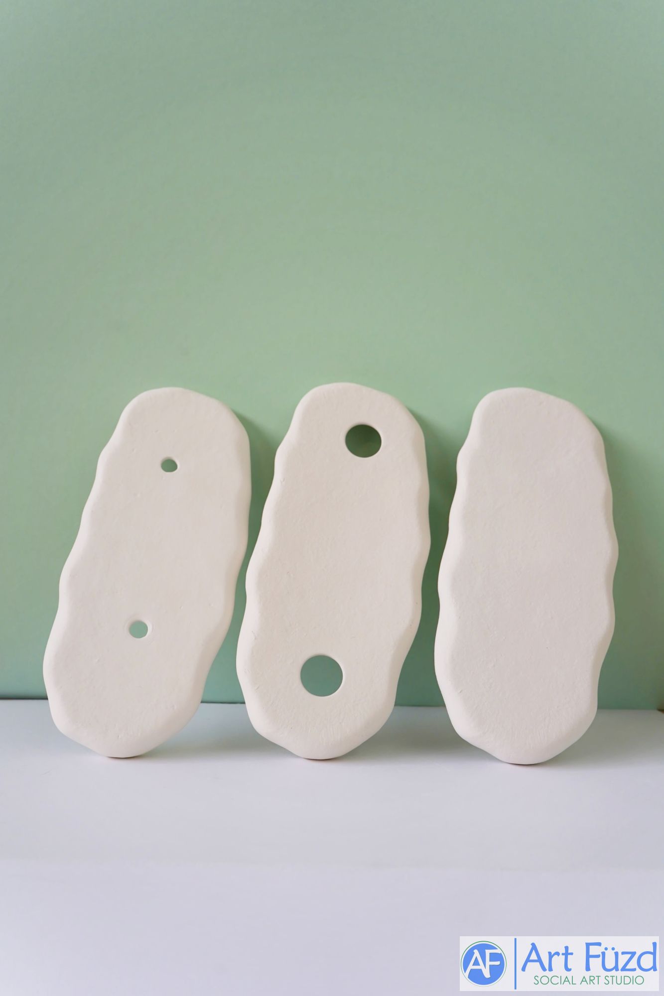 Base o plataforma grande, plana, larga y deforme (tres estilos) ~ 11,75 x 5 x 0,75