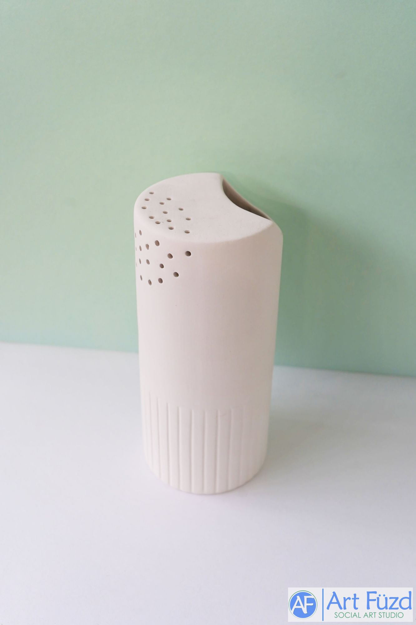 Flora Gießkanne ~ 3,75 x 3,75 x 8,5