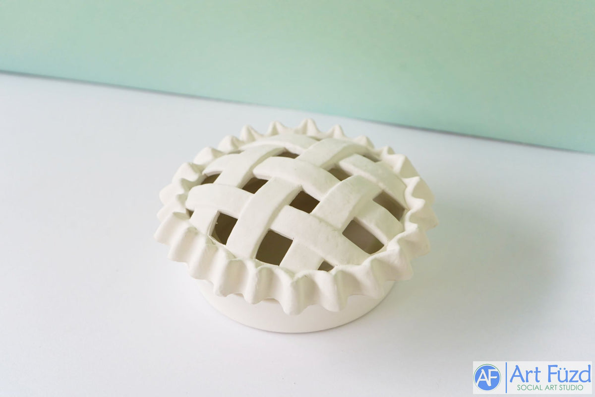 Round Crosstich Apple Pie Box ~ 6.5 x 6.5 x 2.75