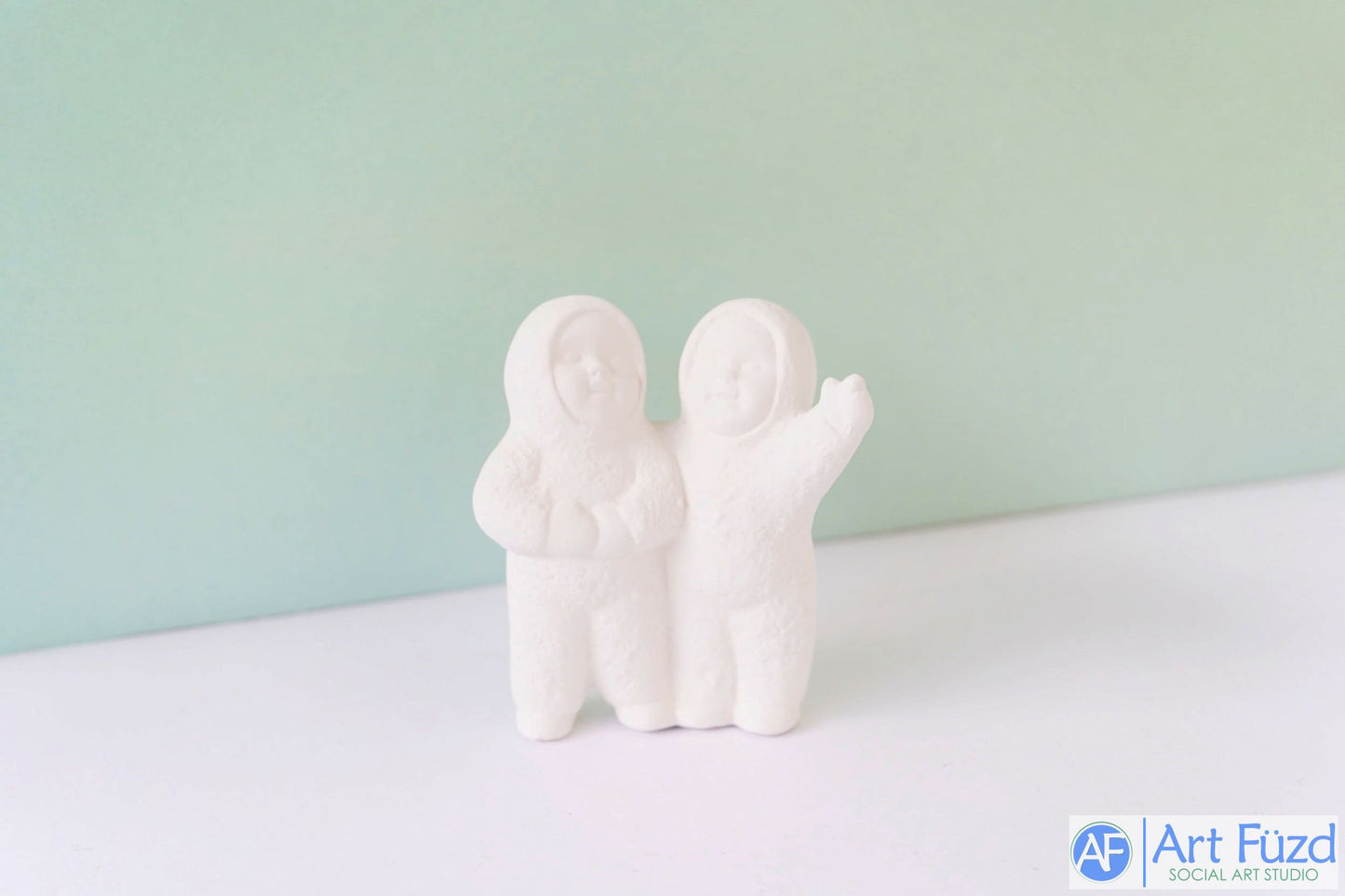 Schneebabys stehen zusammen ~ 3 x 1,5 x 3,25