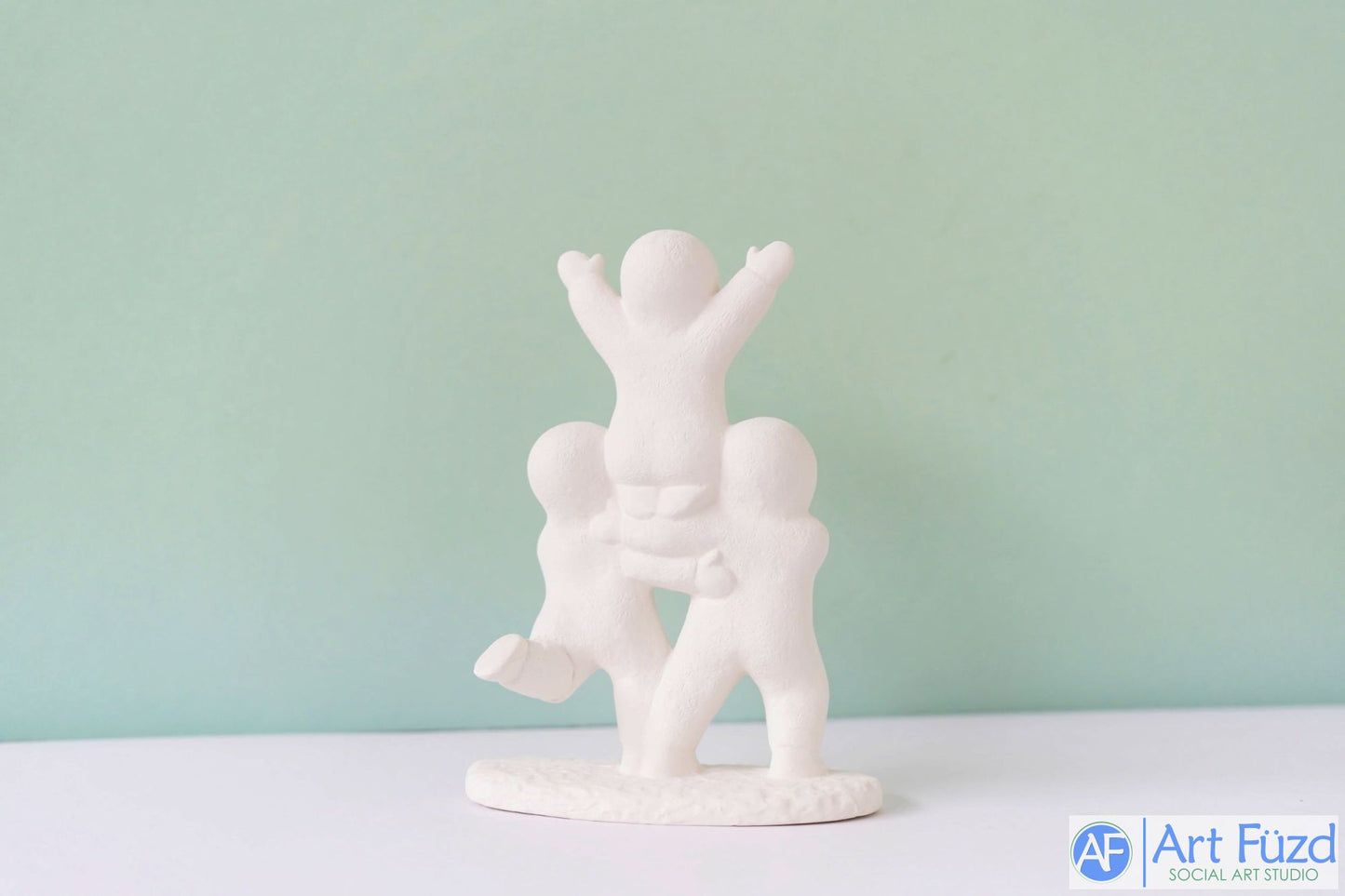 xxx-Tres bebés de nieve con dos sosteniendo a uno de ellos ~ 4,25 x 2 x 5,5