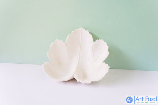 xxx-Realistic Maple Leaf Bowl ~ 6.5 x 7 x 1.75