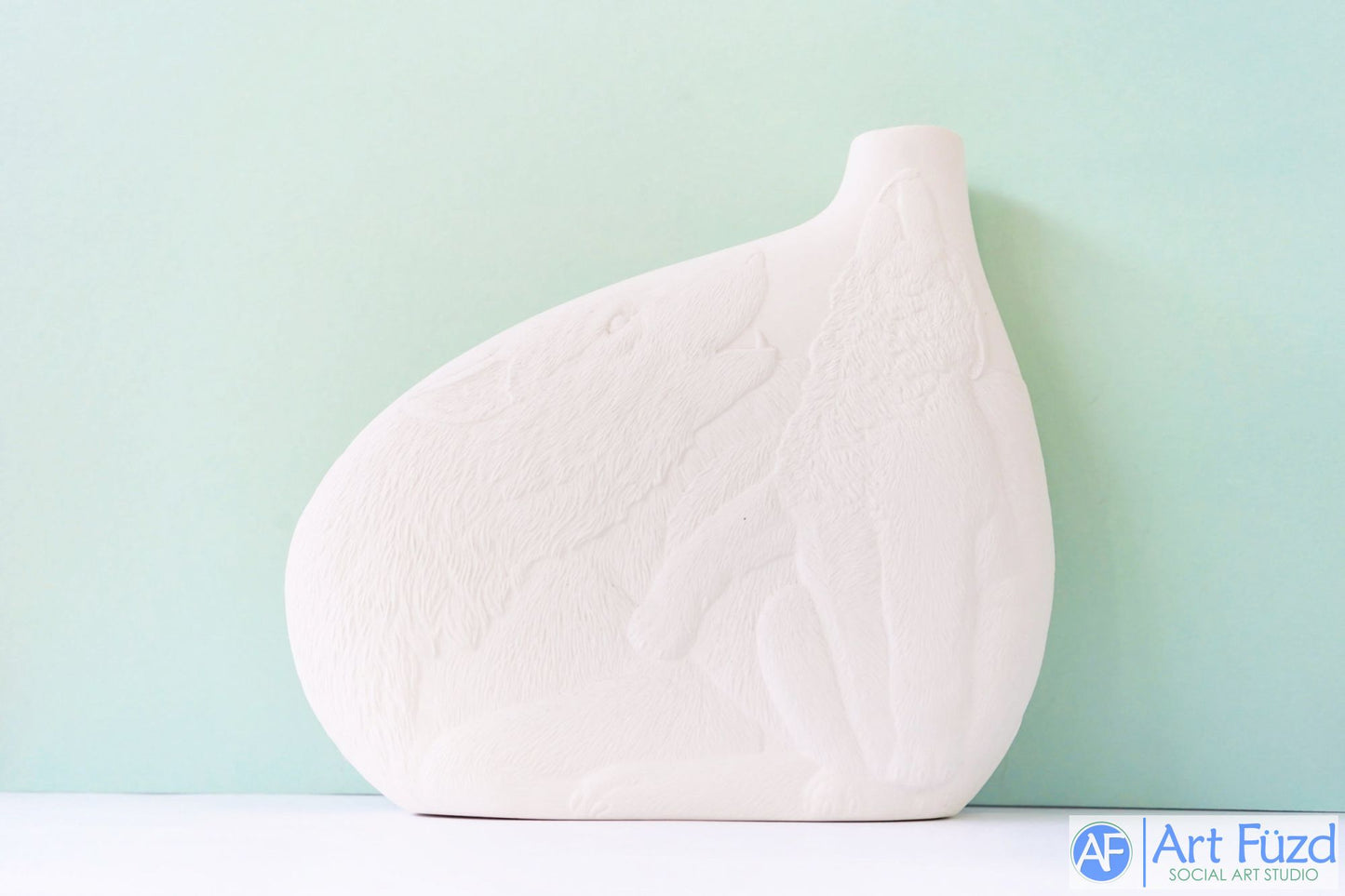 Große zweiseitige asymmetrische Vase mit zwei heulenden Wölfen ~ 11 x 3,5 x 9,5