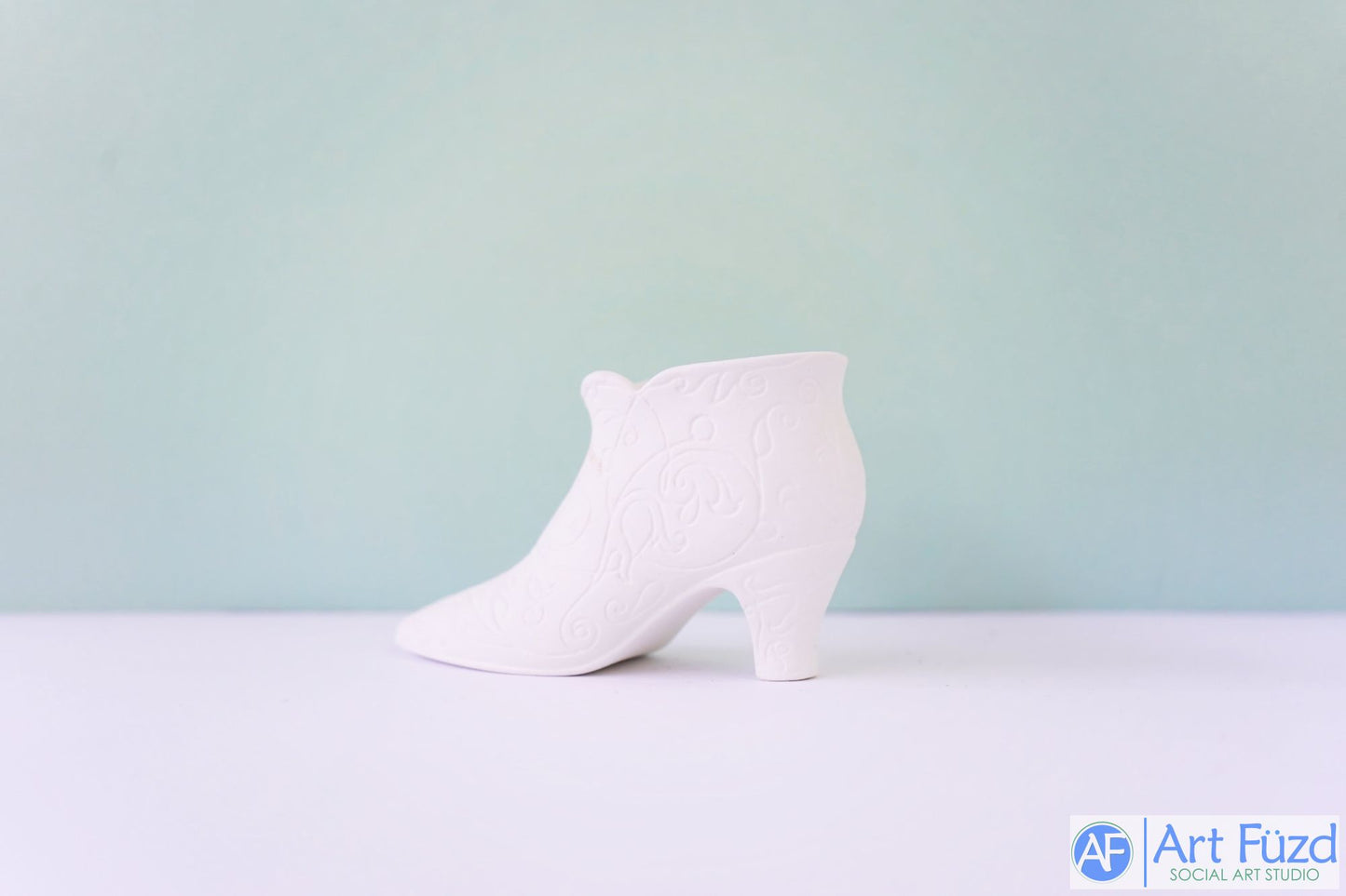 *Fancy Boot mit floraler Prägung ~ 4,75 x 2 x 2,75