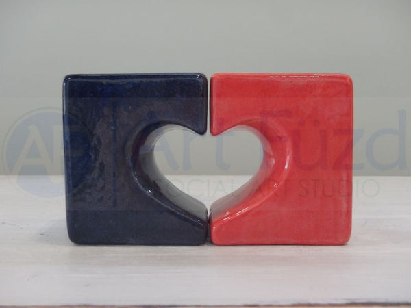 Heart Salt and Pepper (2 Pieces), includes Stoppers ~ 2.5 x 2 x 3