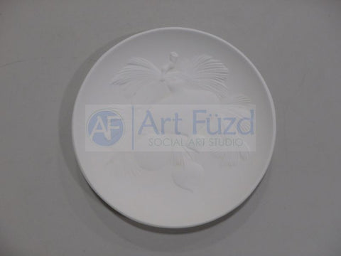 Round Decorative Plate with Ornaments in Tree 